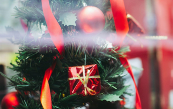 The Debate Surrounding Christmas Wreaths